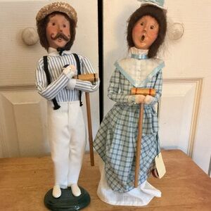 1999 Byers Choice Crochet Playing Couple